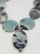 Load image into Gallery viewer, Beautiful Stone Necklace
