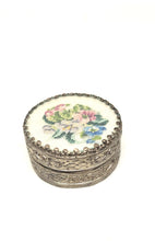 Load image into Gallery viewer, Vintage Needle Point Trinket Box
