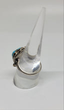 Load image into Gallery viewer, Vintage Sterling Turquoise Ring
