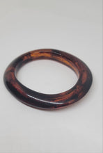 Load image into Gallery viewer, Beautiful Lucite Bangle
