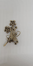 Load image into Gallery viewer, Vintage Crystal Brooch
