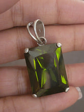 Load image into Gallery viewer, Huge Green Pendant
