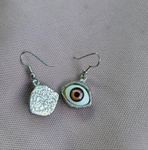 Load image into Gallery viewer, Vintage Eye Earrings
